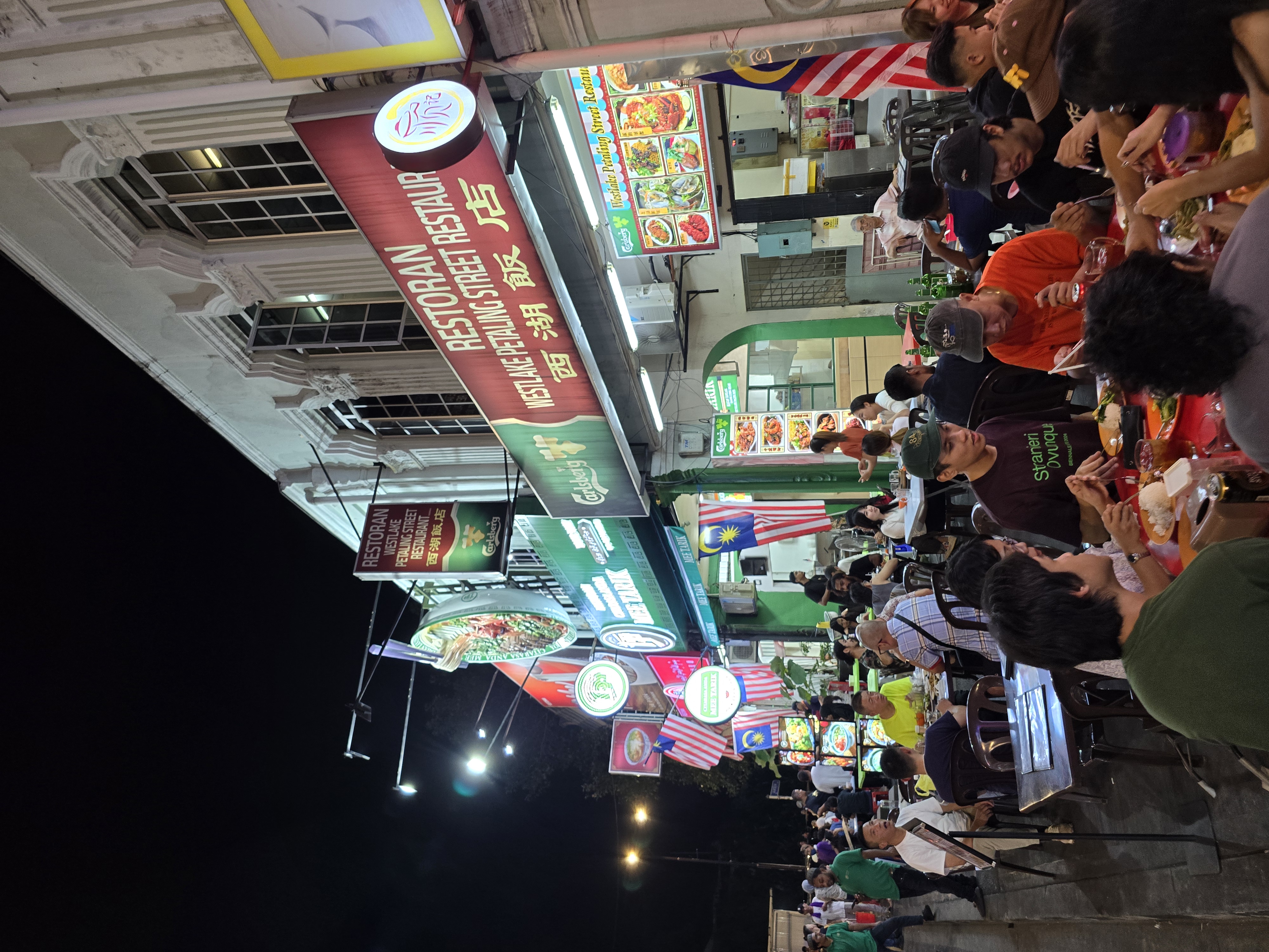 Eten op straat in Kuala Lumpur
